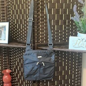 Baggallini Crossbody Shoulder Bag Purse Gray